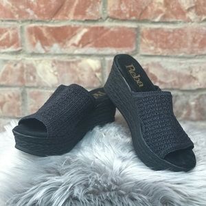 Wedges-Reba McEntire